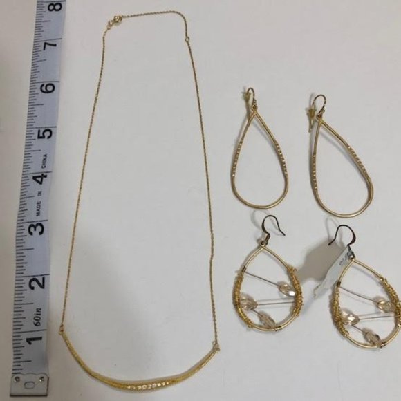 unbranded Jewelry - Bundle Set Gold Tone Light Weight & Delicate Women's Jewelry